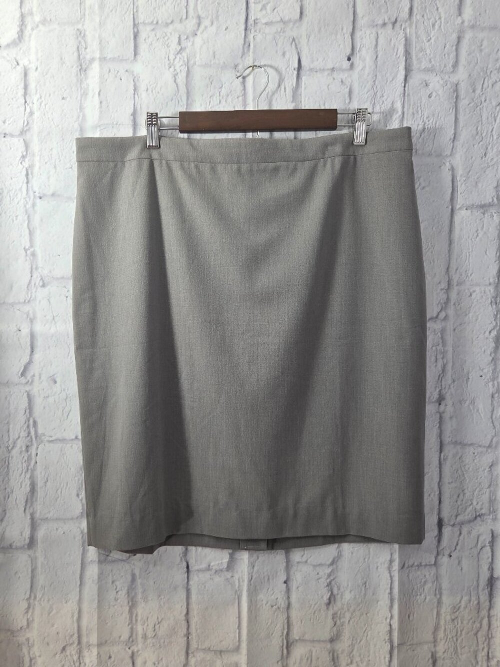J. Crew Size 16 Light Gray Mid Rise Lined Business Casual Knee Length Skirt